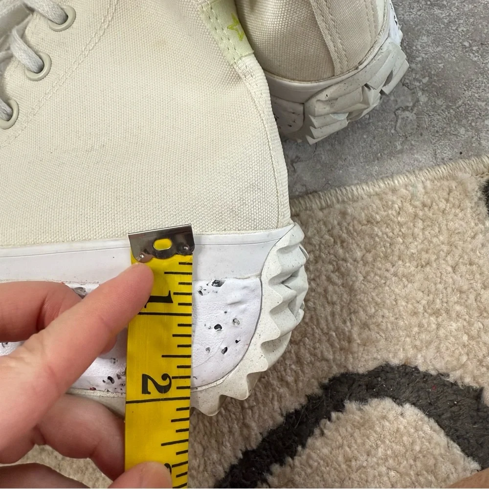 Converse women’s run
